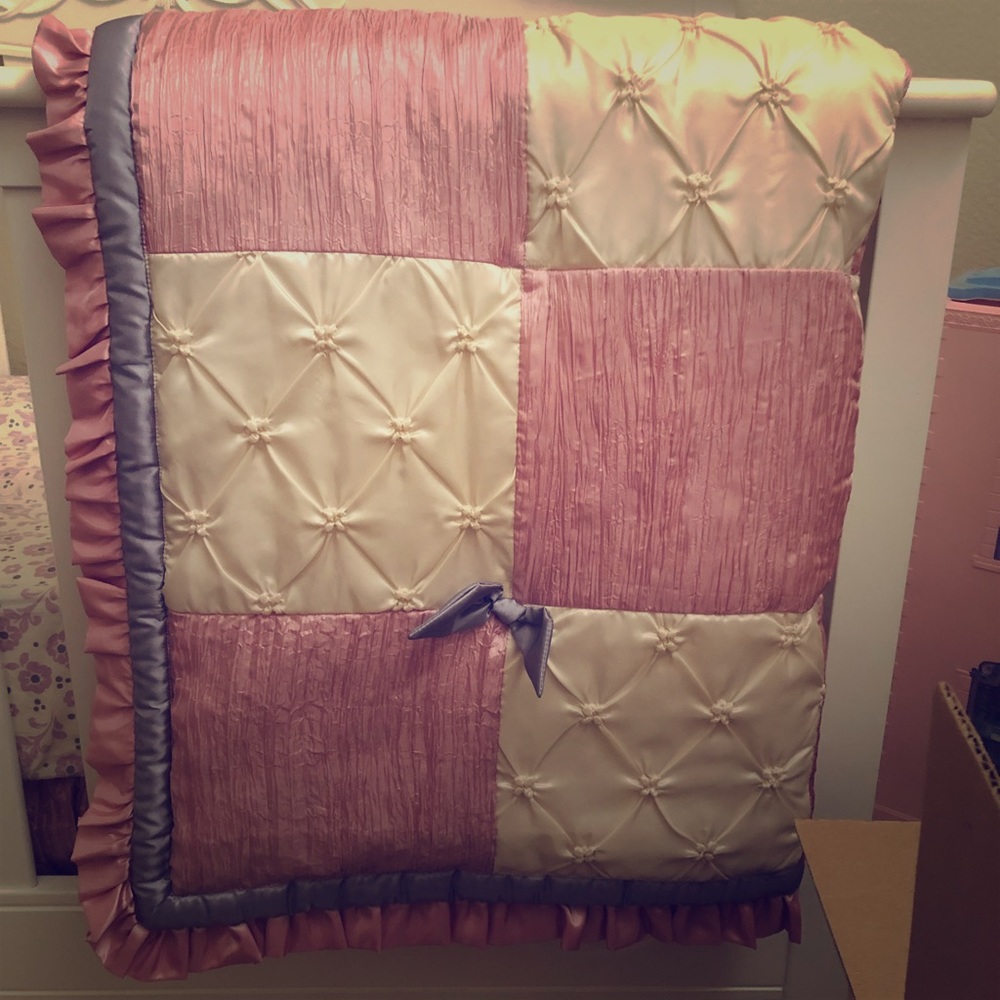 Crib bedding